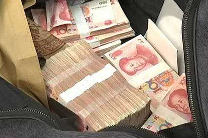 追讨两万元借款：如何通过法律途径起诉索回欠款